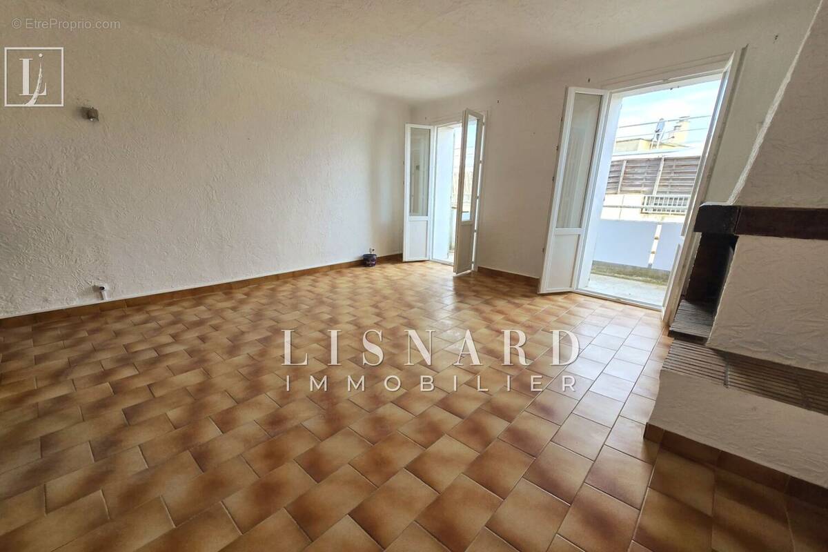 Appartement à VALLAURIS