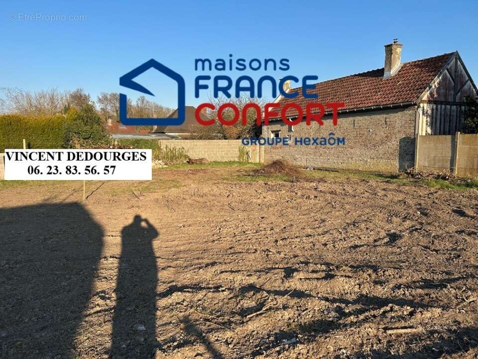 Terrain 900 m² à Plouvain  - photo 2
