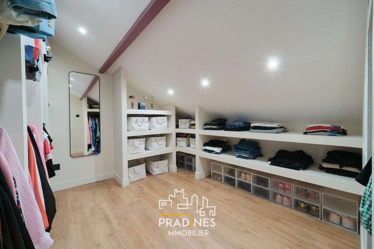 Maison à SAINT-PIERRE-DE-CHANDIEU