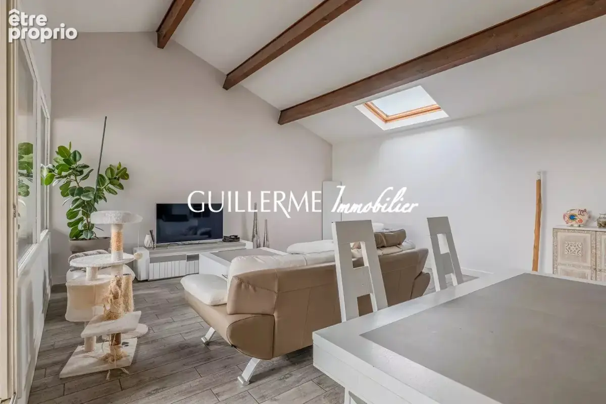 Dardilly – Duplex 3 Chambres– Deux balcons, garage & cave - photo 5