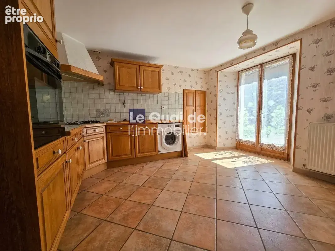 Maison 6 pièces 115 m² à vendre à Brezins (38590) - photo 3