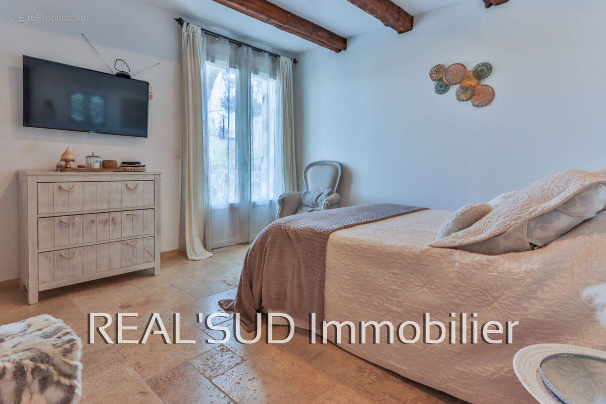 Sormiou, Belle maison 5 pièces lumineuse avec beaucoup de cachet entièrement rénovée - photo 11