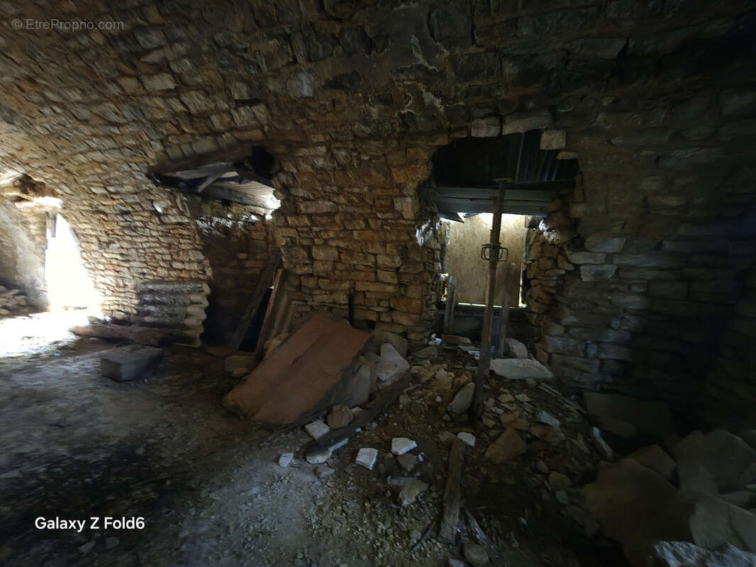 A vendre La Cavalerie - Belle grange à réhabiliter - photo 6