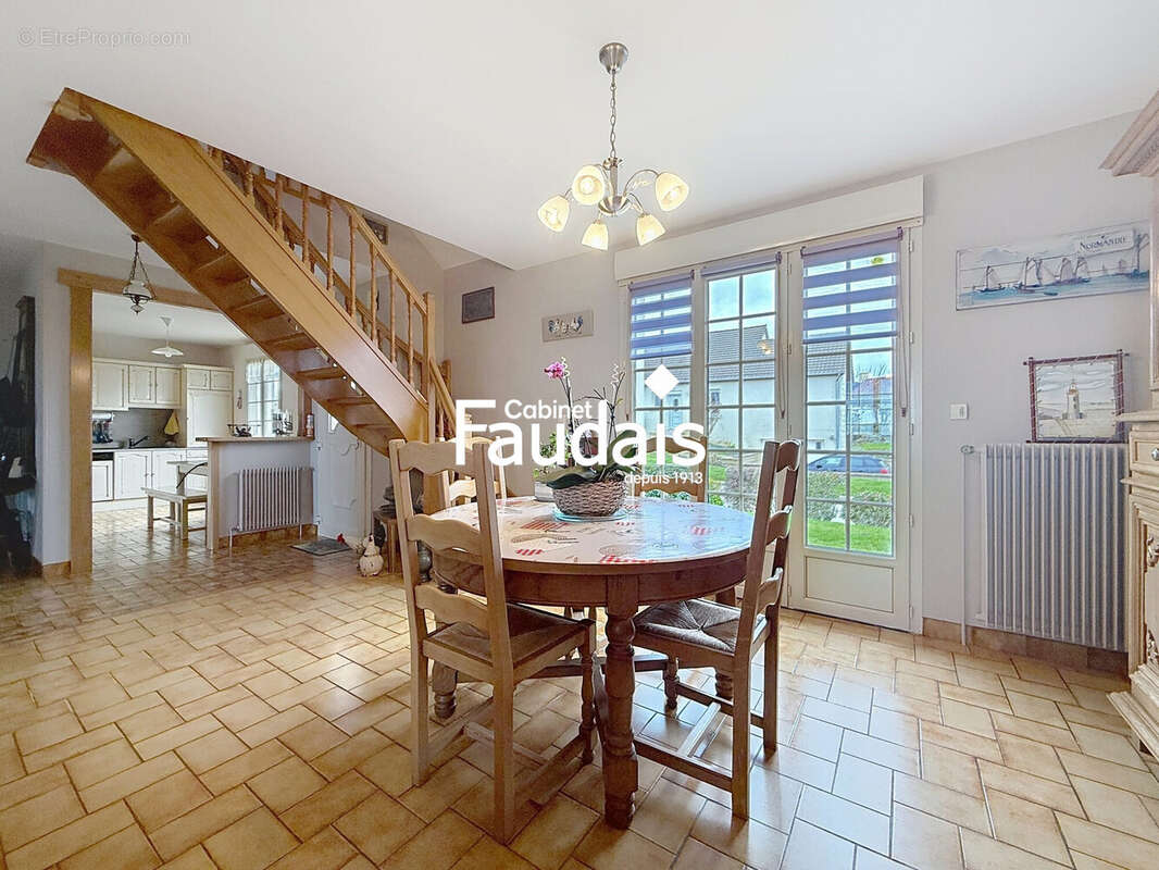 Maison à CANISY