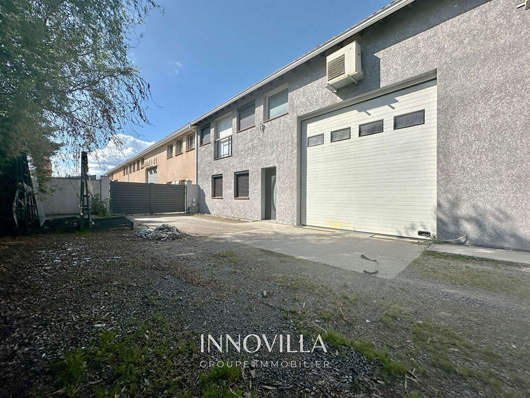 Commerce à LAPEYROUSE-FOSSAT