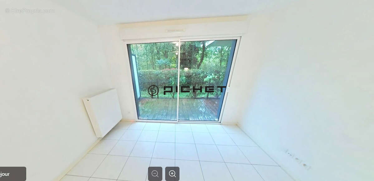 Appartement à CHEVRY