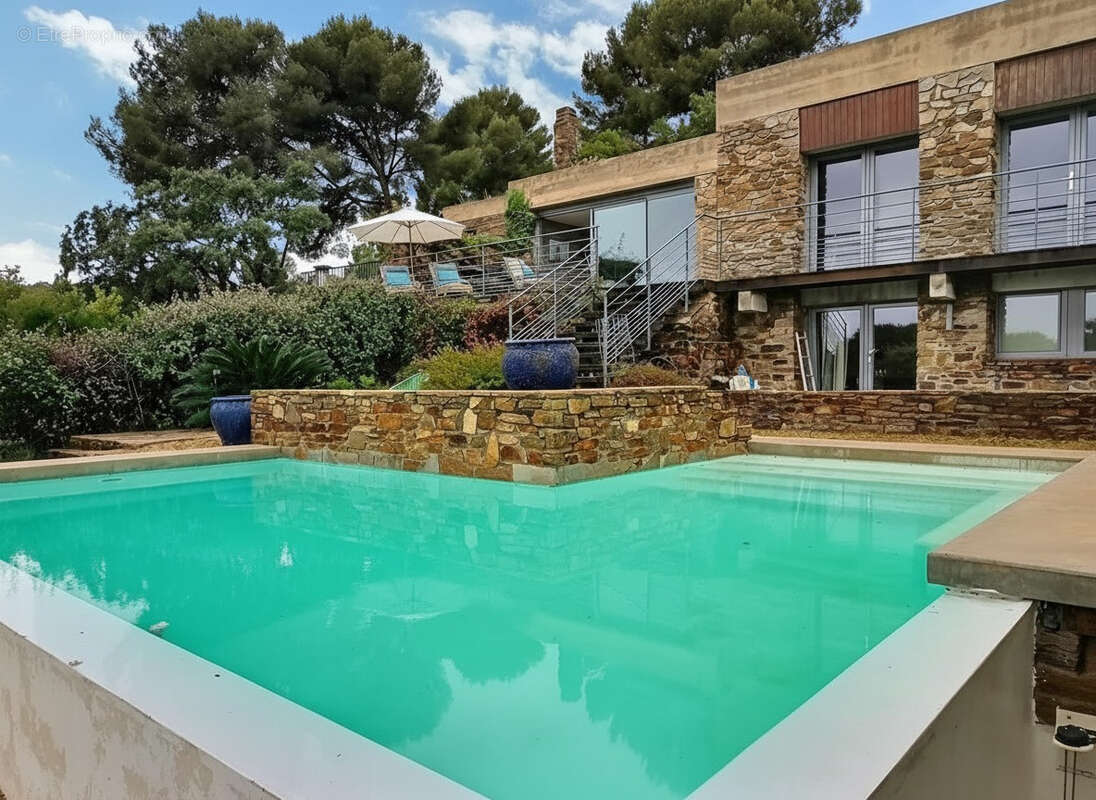 Maison à BORMES-LES-MIMOSAS