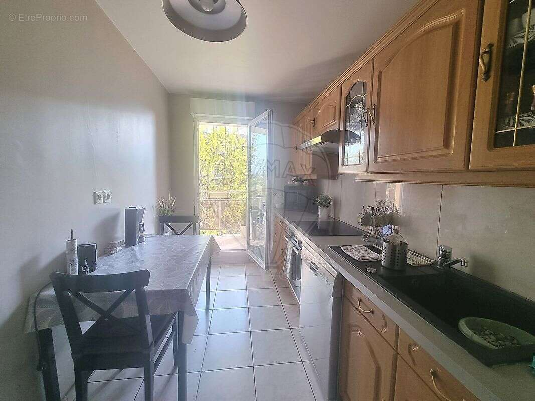 Appartement à LE BLANC-MESNIL