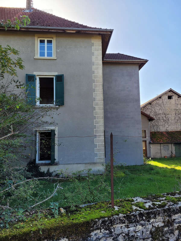 Maison à BOUVESSE-QUIRIEU