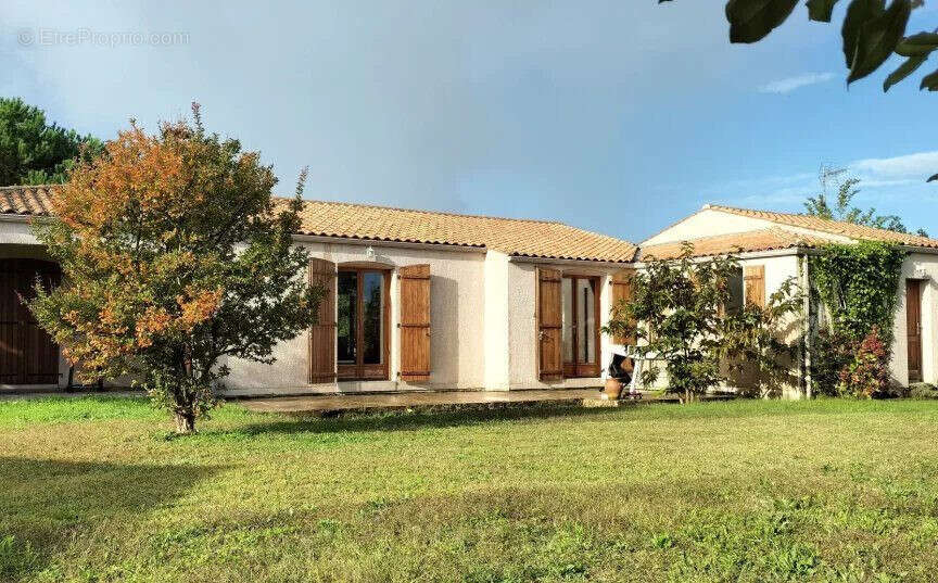 Maison à SAINT-JUST-LUZAC