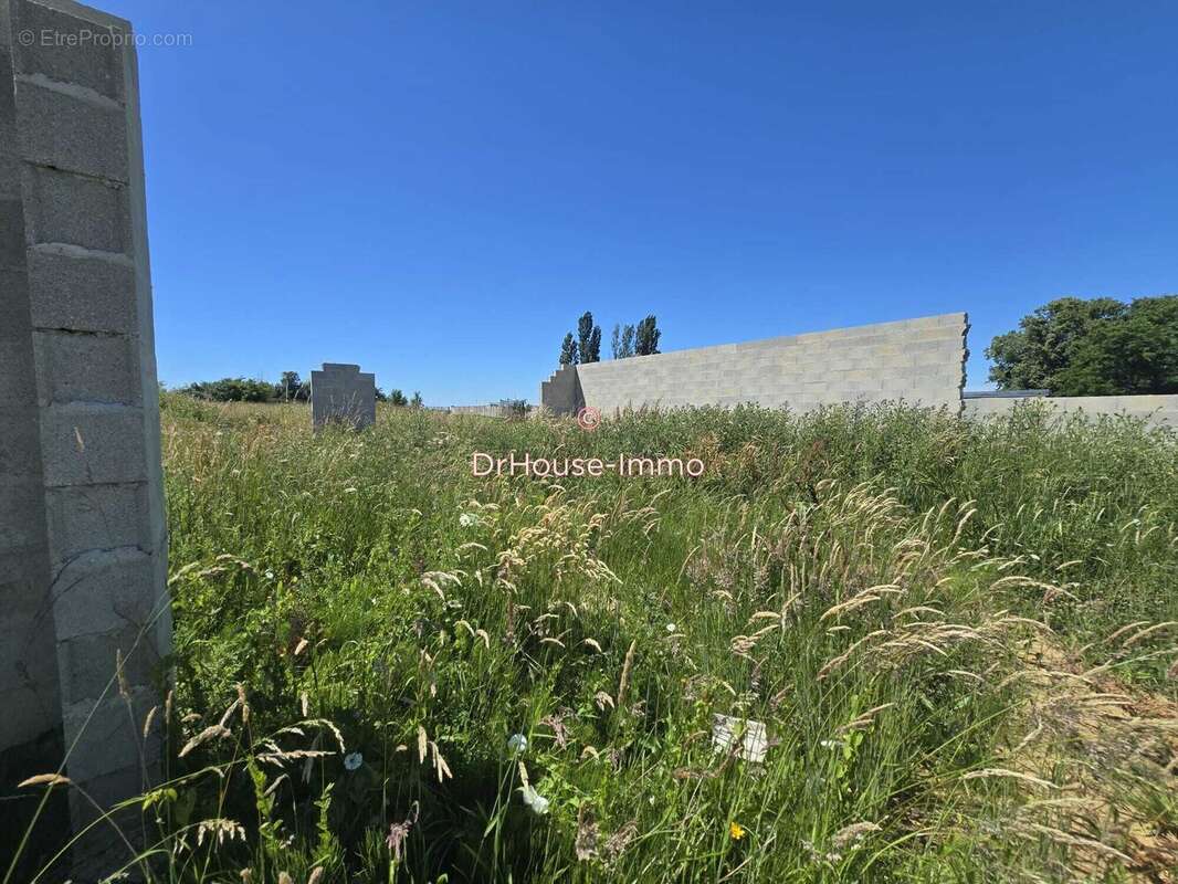 500 m² à Crapeaumesnil  - photo 10