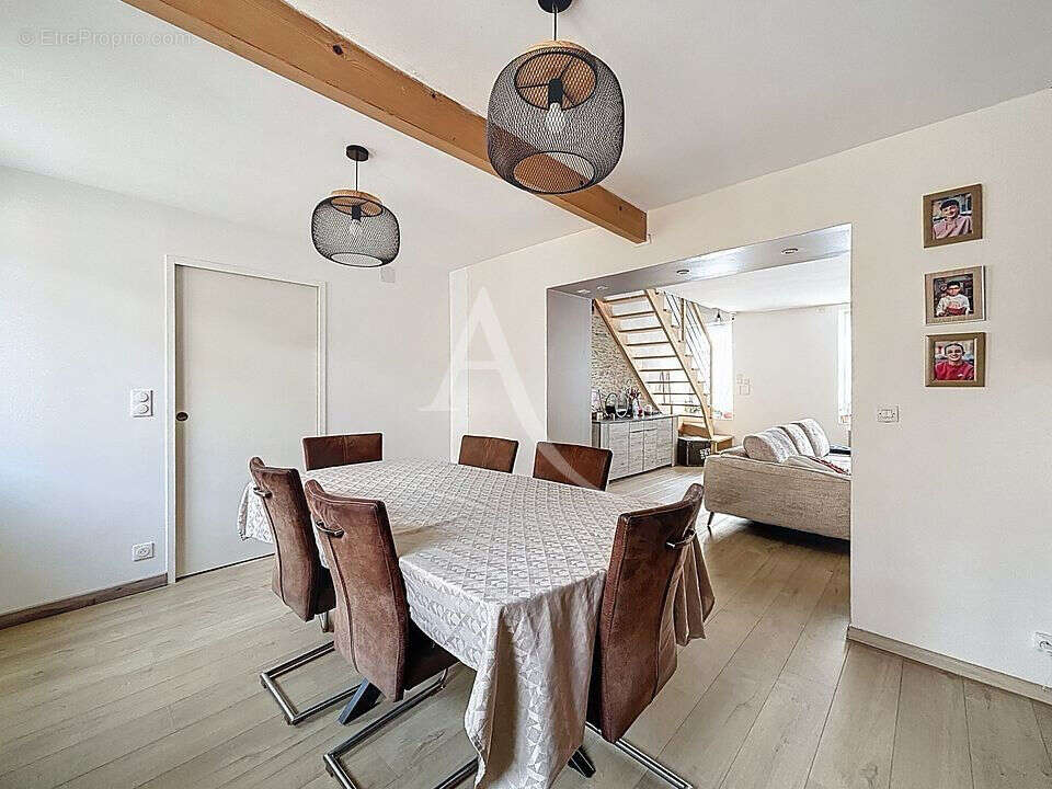 Maison à SAINT-BARTHELEMY-D'ANJOU