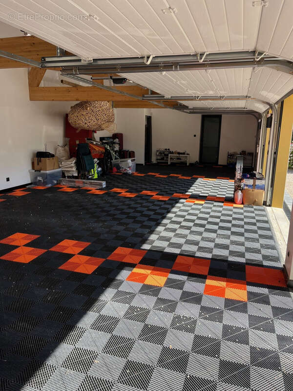 Maison à MONTMERLE-SUR-SAONE