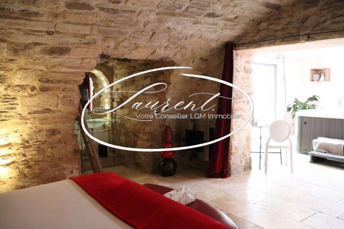 Maison à VEZENOBRES