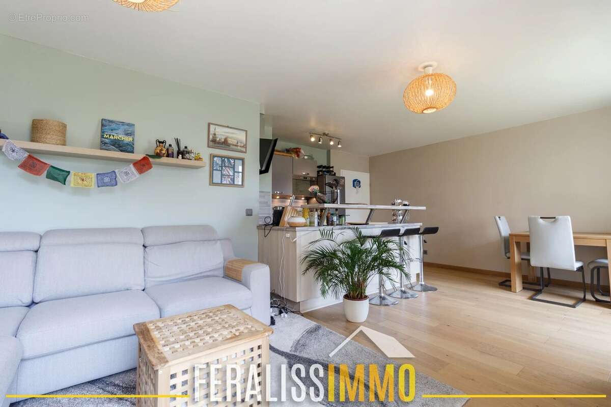 Grand F2 avec extérieur dans immeuble de 2009 ! - photo 2