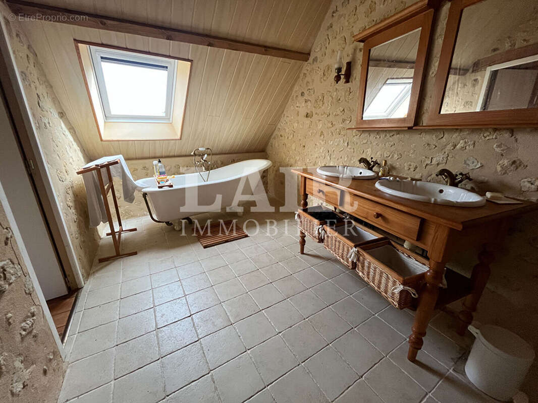 Maison à LE MELE-SUR-SARTHE