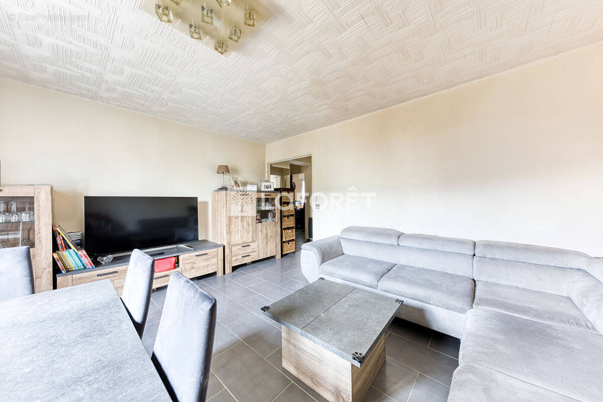 Appartement à PONTAULT-COMBAULT