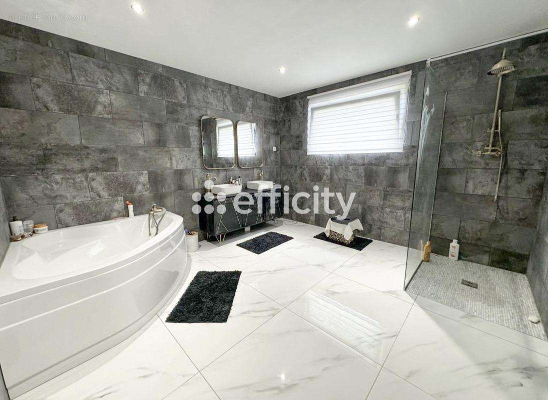 Maison à HENIN-BEAUMONT