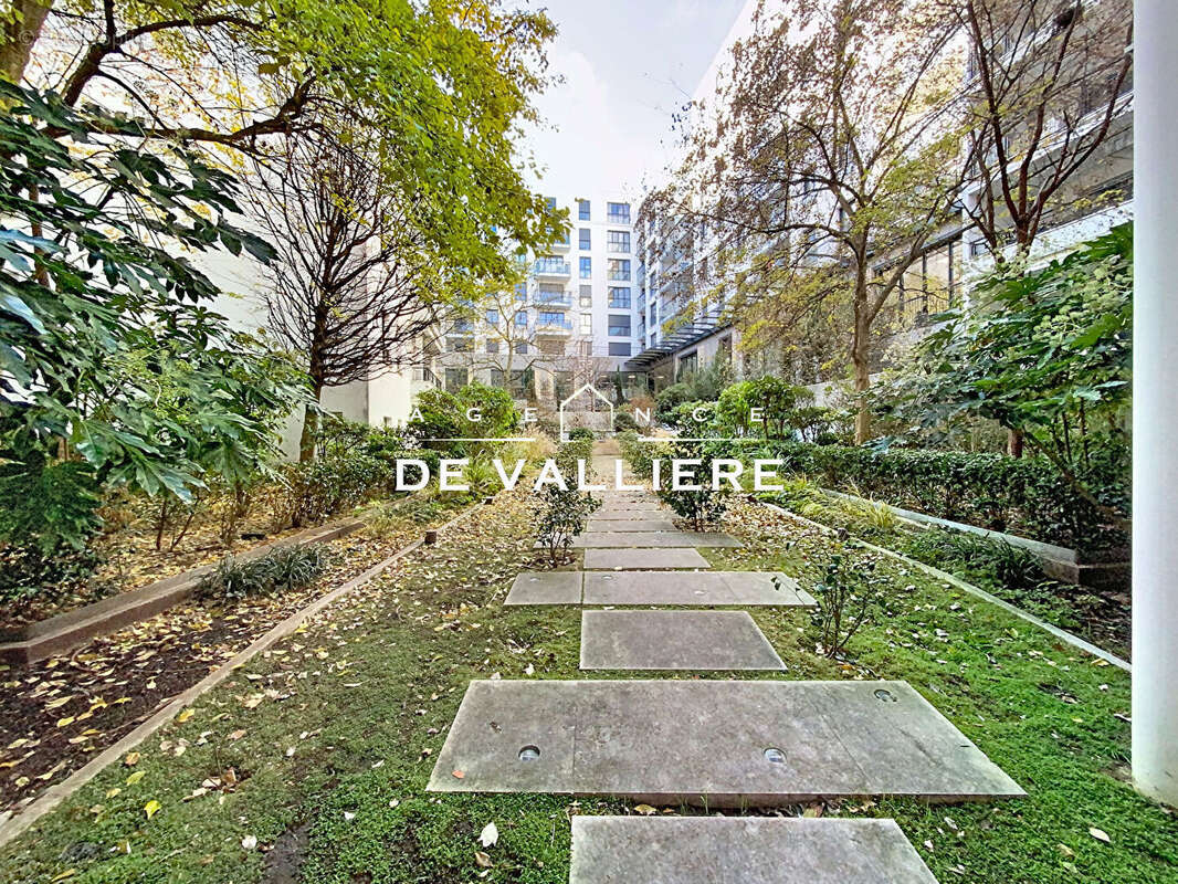 Appartement à SURESNES