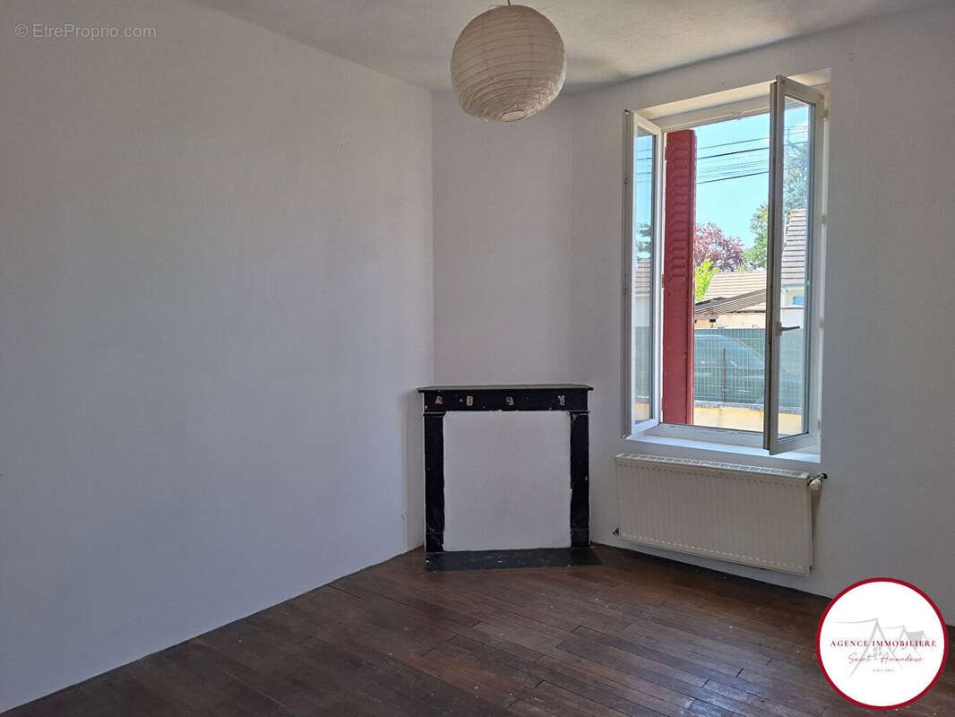 Maison à SAINT-AMAND-MONTROND