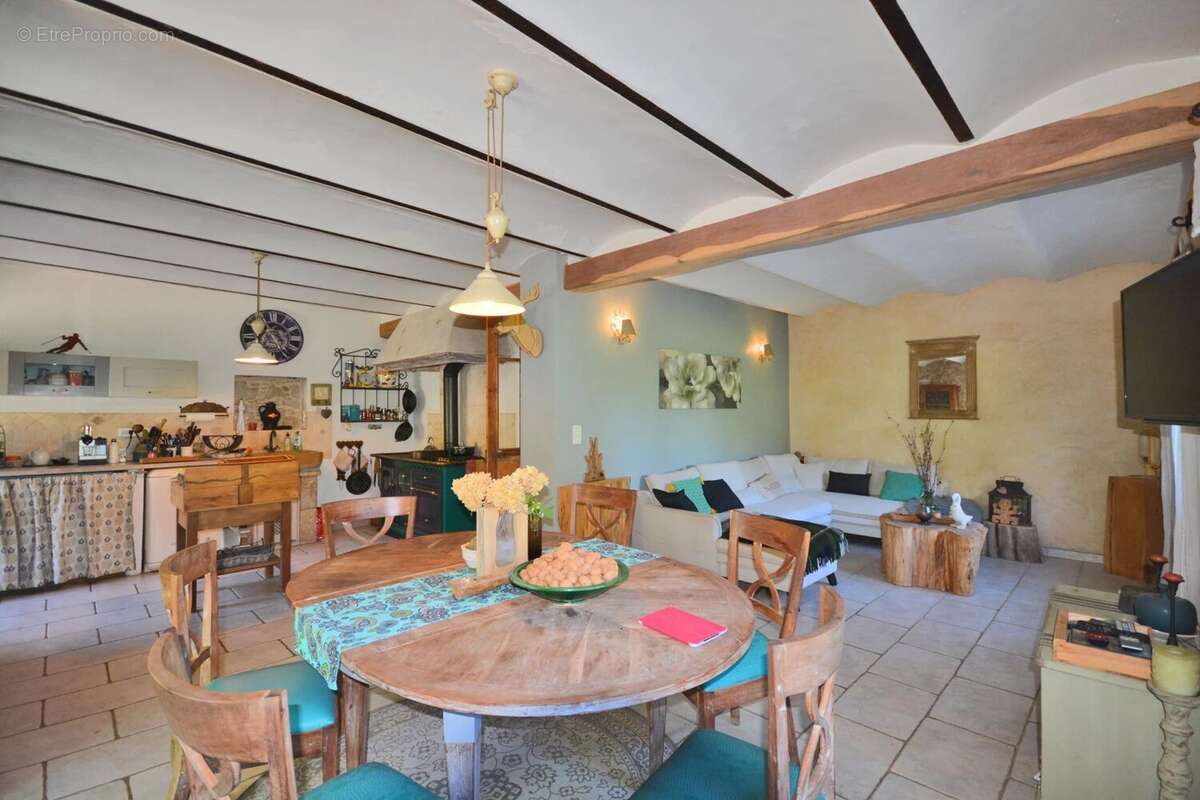 Maison à ROQUEFORT-LES-PINS