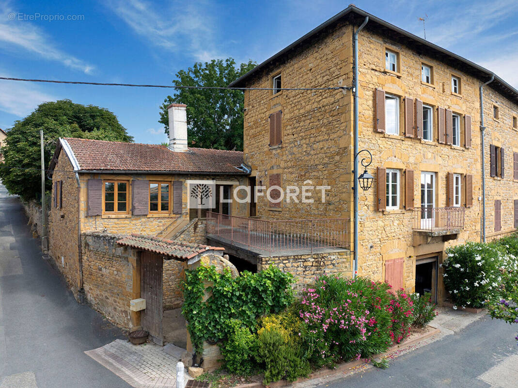 Maison à SAINT-GERMAIN-SUR-L'ARBRESLE