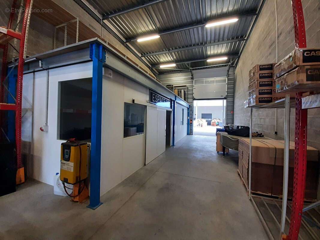 A vendre beau local d'activite 260 m² + préau - saint herblain - photo 5
