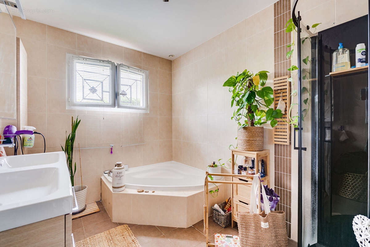 Maison à LAGARDELLE-SUR-LEZE