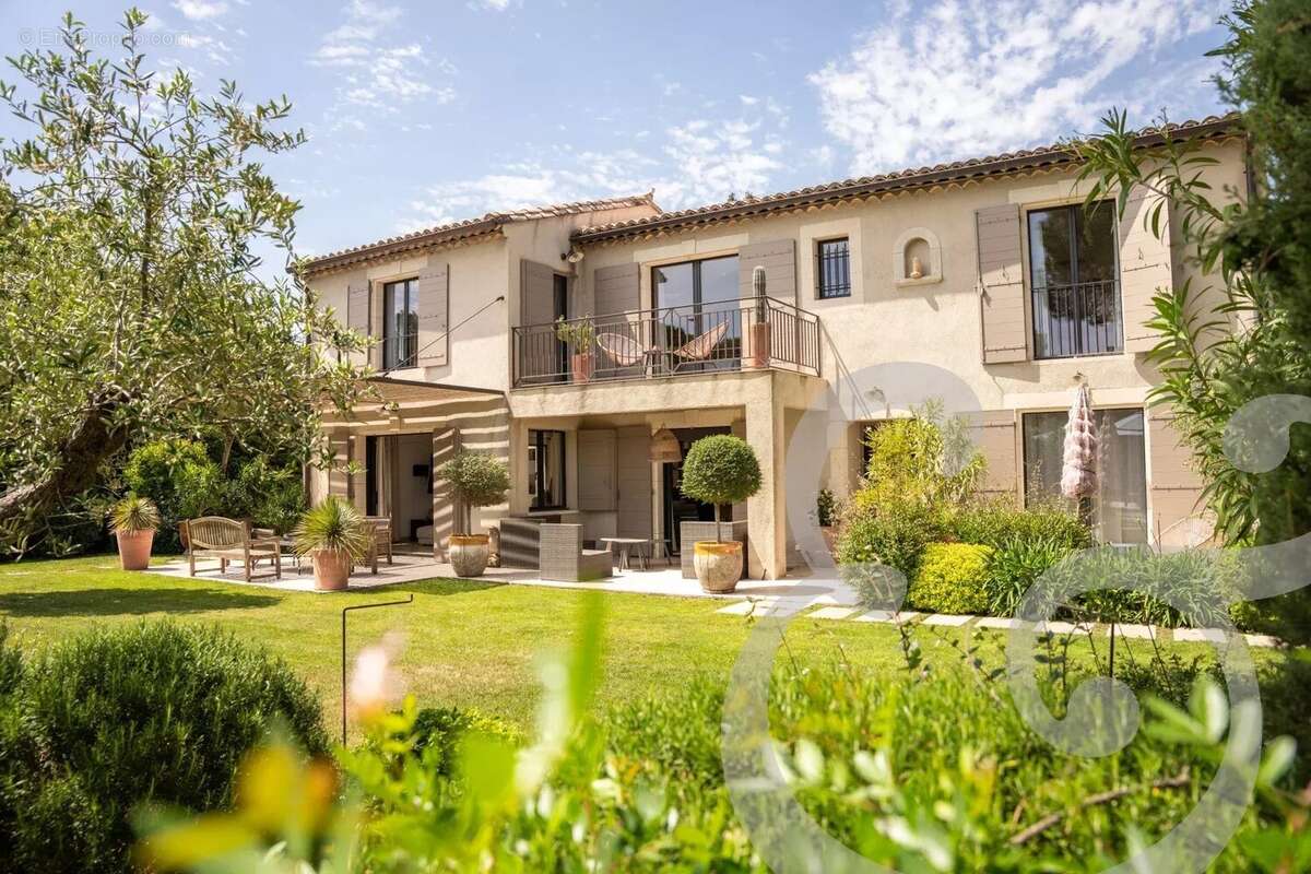 Maison à EYGALIERES