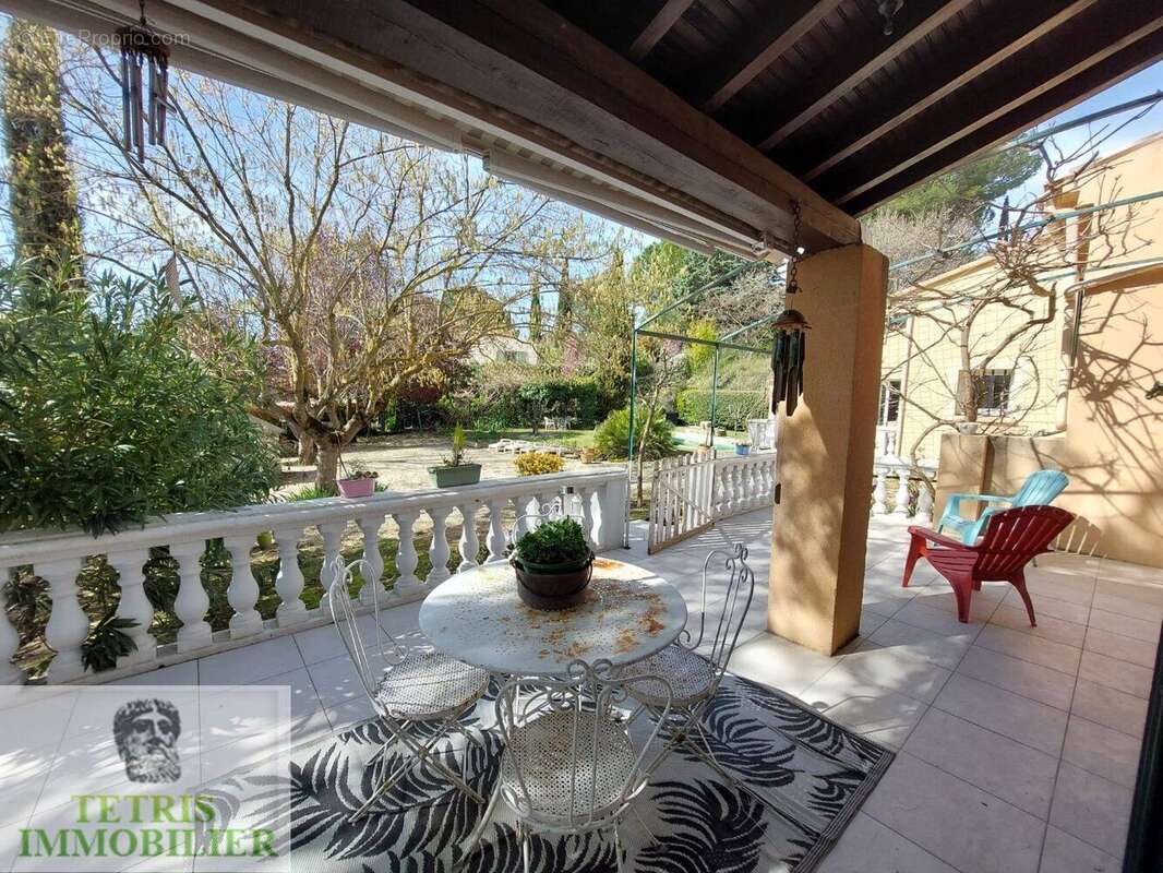 Maison familiale à vendre à la tour d aigues de plain pied - photo 8