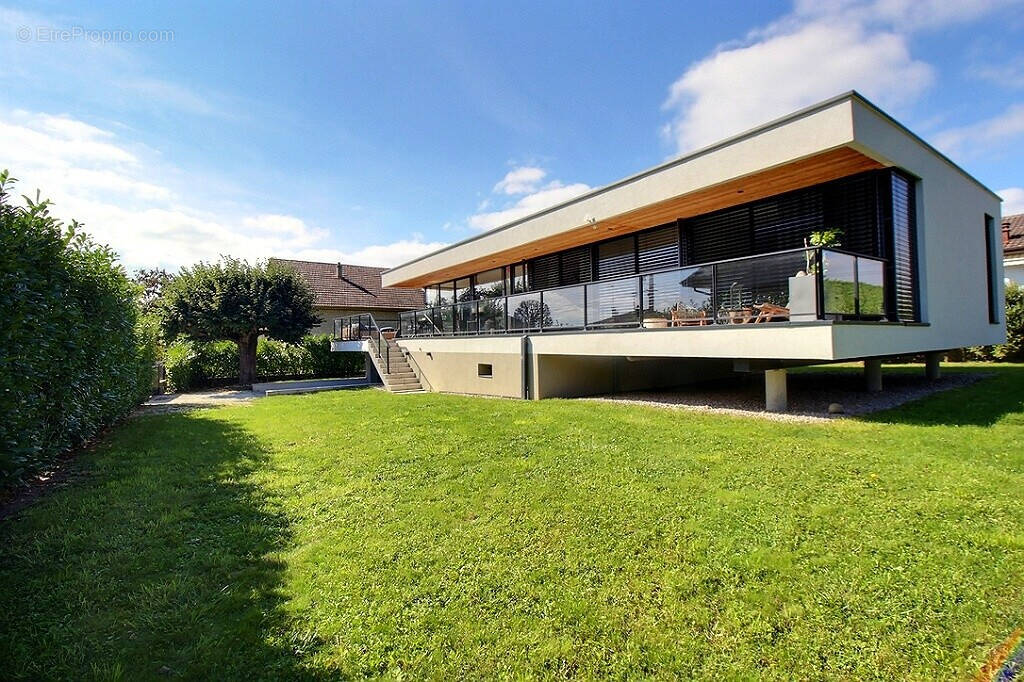 Maison à VILLE-LA-GRAND