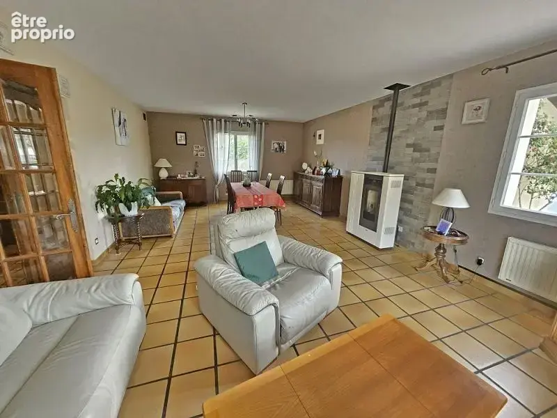 Maison 147 m² à Montrond-Les-Bains  - photo 4