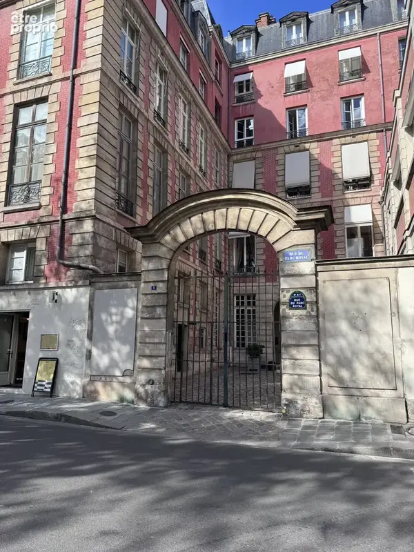Appartement à PARIS-3E