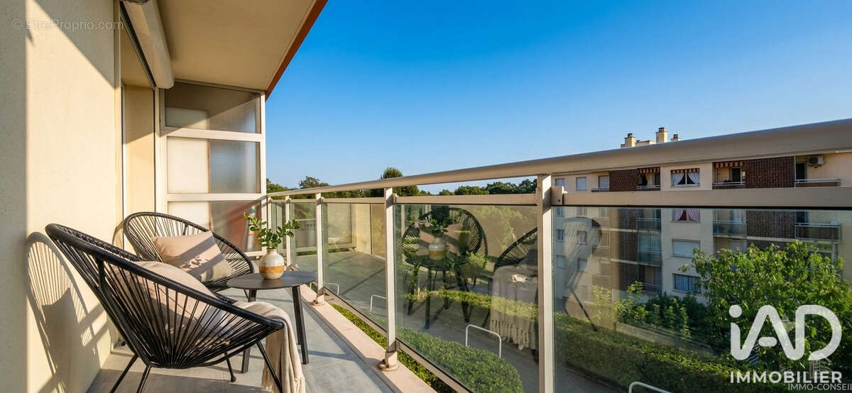 Appartement 60 m² à Antibes  - photo 2
