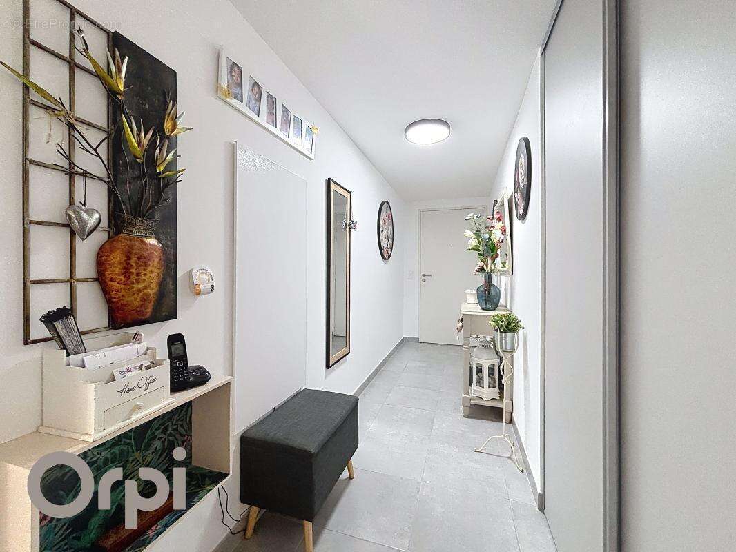 Appartement à LE MUY