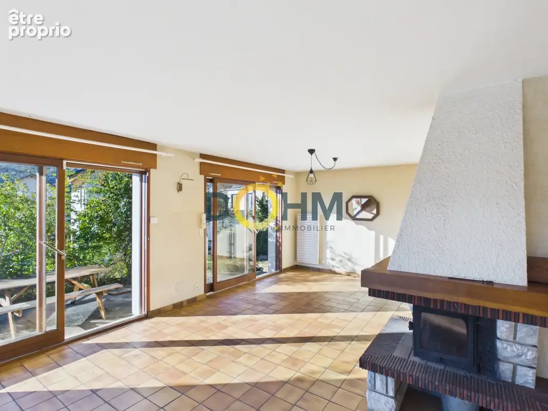 Maison familiale lumineuse de 183 m2  sur terrain de 786 m2 a saint jean d'arvey - photo 6