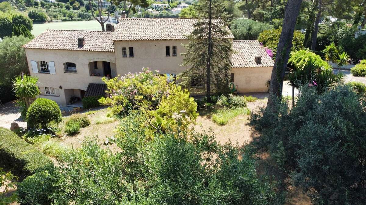 Propriété de caractère à Antibes – Quartier Eucalyptus - photo 3