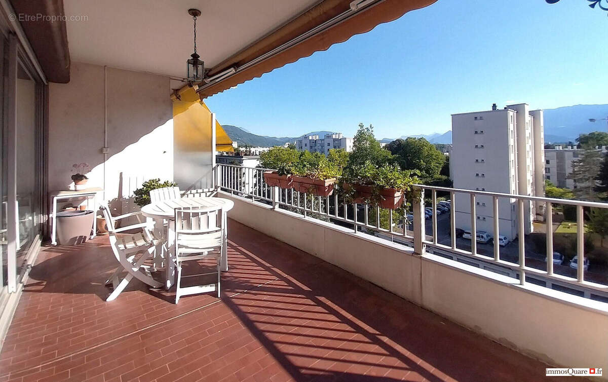 Appartement à MEYLAN