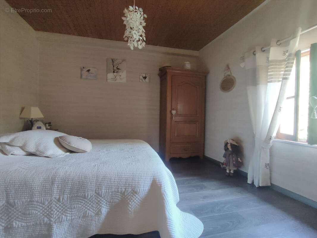 Maison à SAINT-SAUVEUR-LA-SAGNE