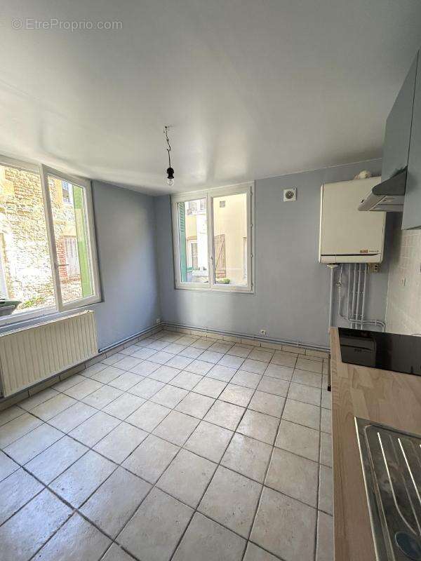 Maison à SAINT-PIERRE-SUR-DIVES