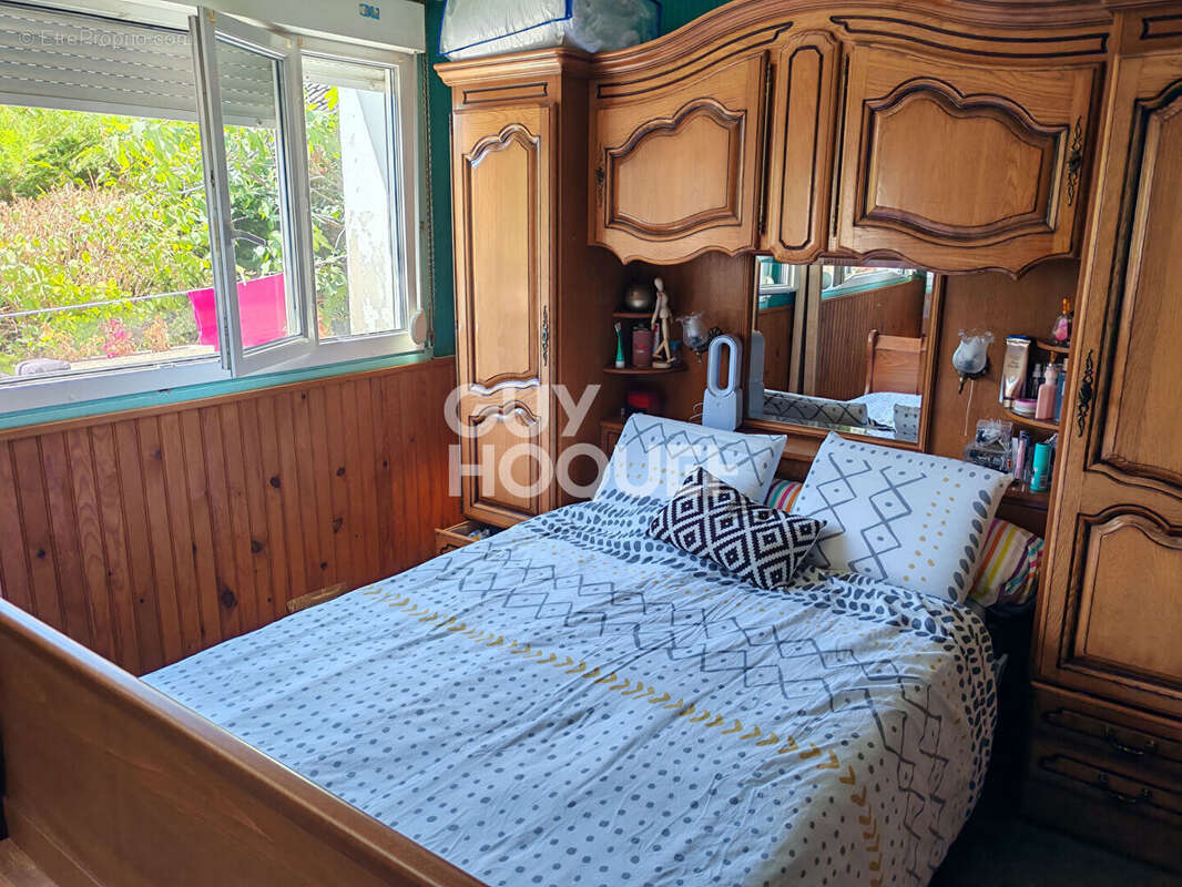 Appartement La Chapelle Saint Luc avec terrasse et jardin - photo 5