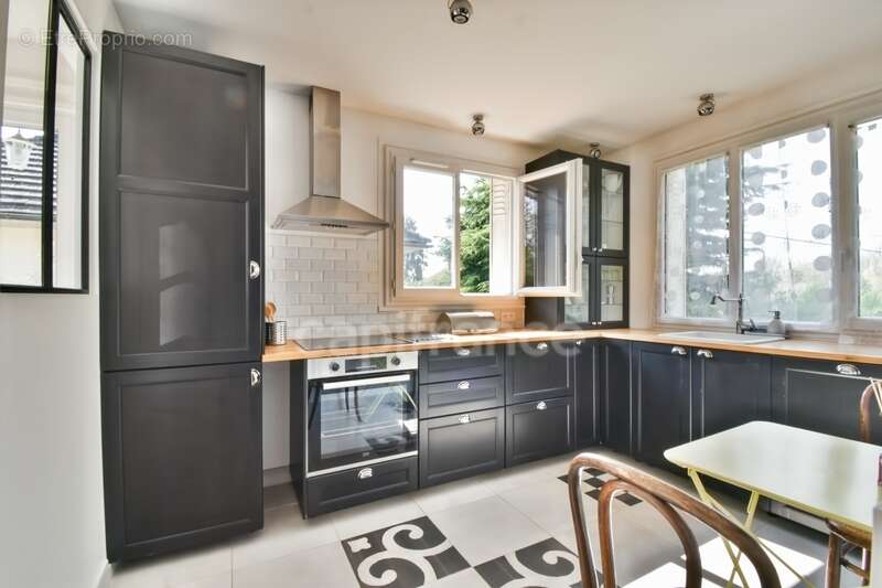 Maison à SAINT-GERMAIN-LES-ARPAJON