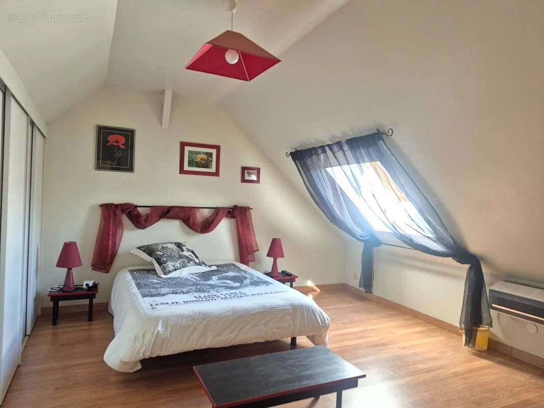 Maison à LA CHAPELLE-VENDOMOISE