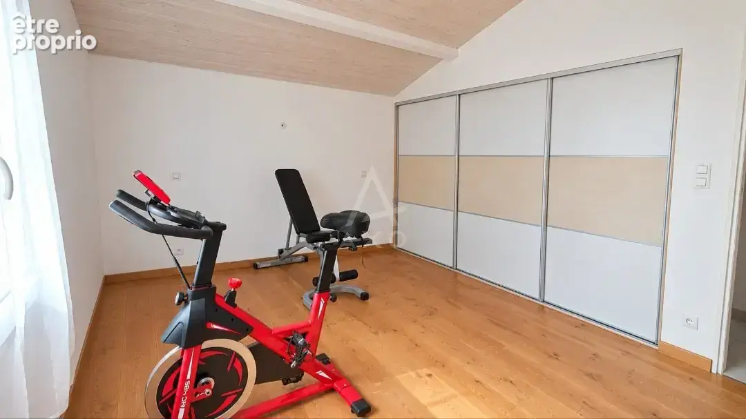 Maison de plain pied avec sous sol semi enterré - photo 14