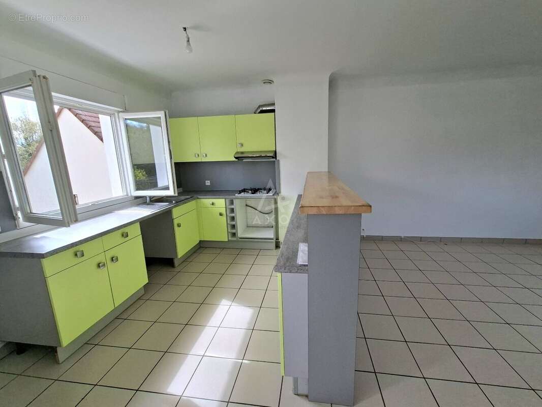 Maison à VARENNES-VAUZELLES
