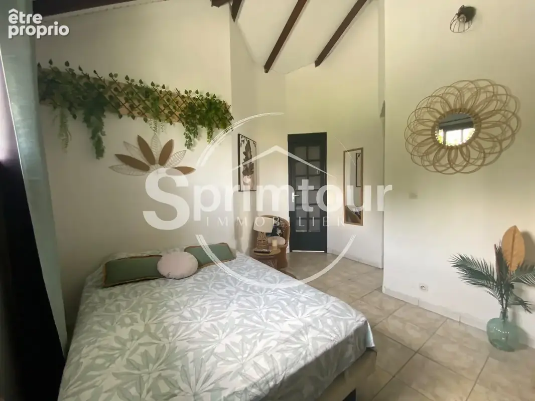 Saint claude - maison f4 et studio avec vue mer et montagne - photo 15