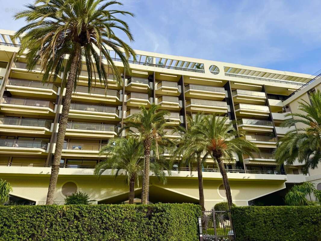 Cannes arrière Croisette, magnifique  studio en étage avec cave - photo 5