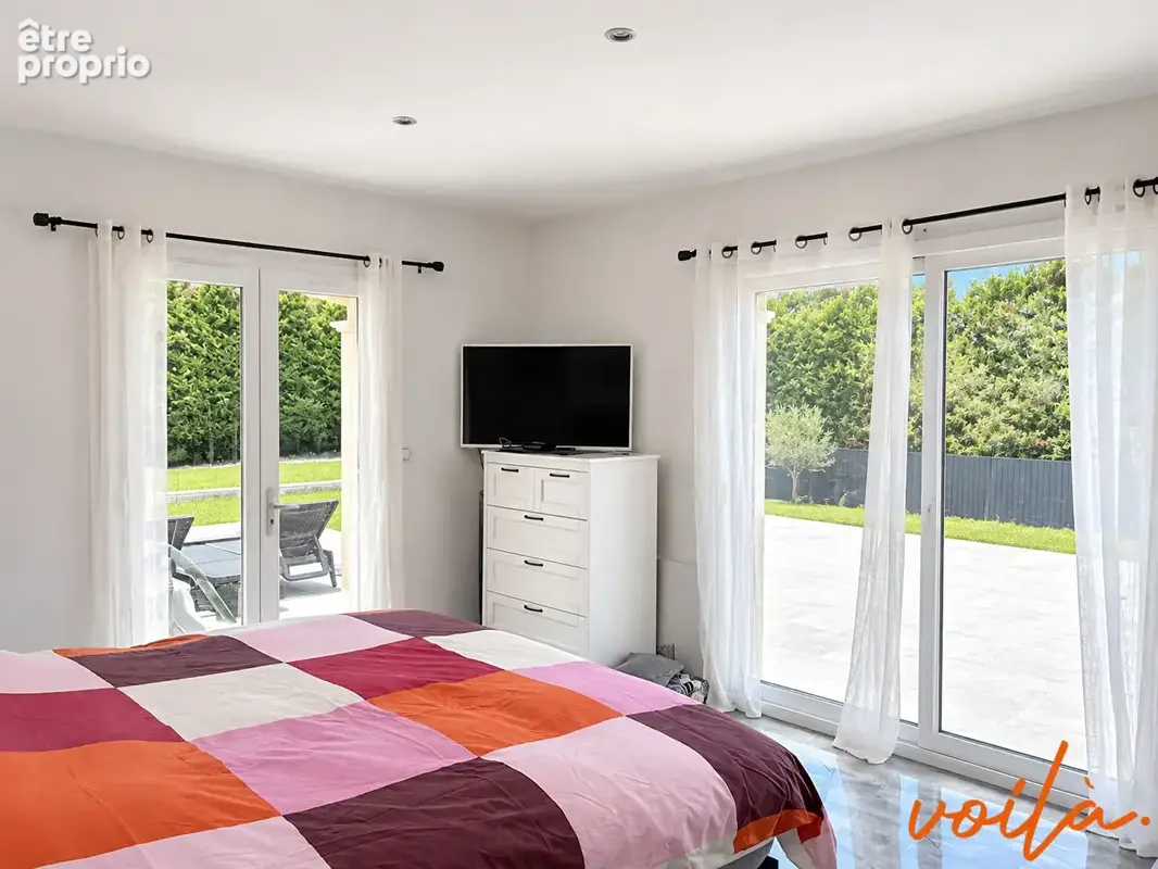 Ref : moderne7 - villa moderne de type 5 avec jardin et piscine - photo 15