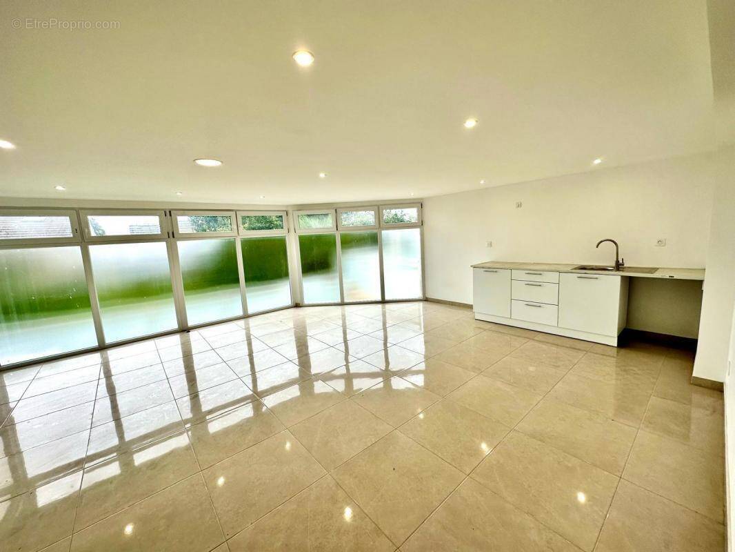 Appartement à FONTENAY-SOUS-BOIS