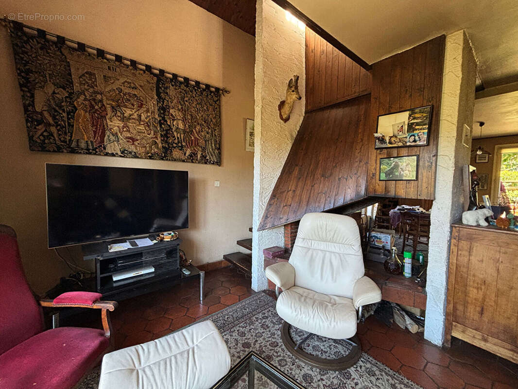 Maison à SANSAC-DE-MARMIESSE